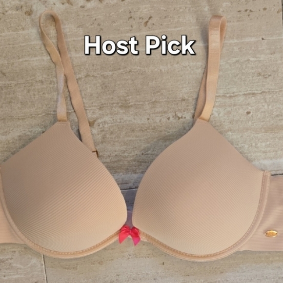 Betsey Johnson Other - Betsey Johnson Stylish Seamless Bra
